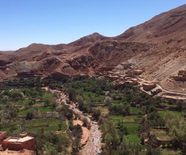 Vallée verdoyante près de Telouet sur la route de Marrakech à Ouarzazate
