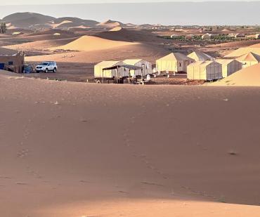 Bivouac dans le désert d'Erg Chigaga pour le réveillon du Nouvel An